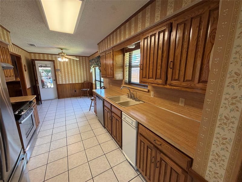 910 Village Green Drive, Rockwall TX 75087 - Photo 6