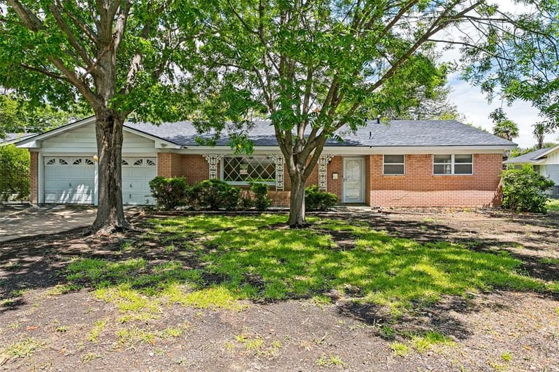 5729 Wharton Drive, Fort Worth TX 76133 - Photo 2