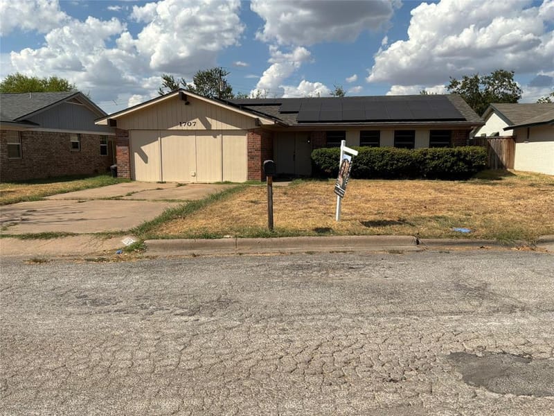 1707 15th Street, Mineral Wells TX 76067 - Photo 3