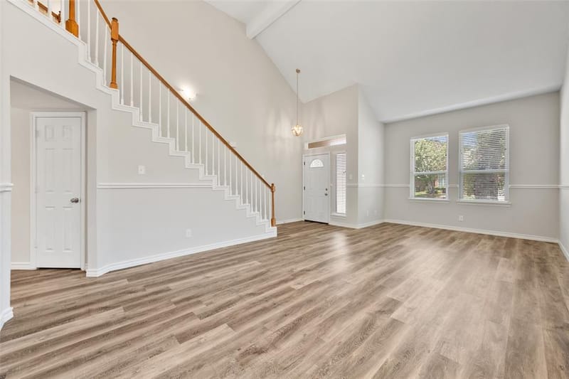 2216 Reverchon Drive, Arlington TX 76017 - Photo 3
