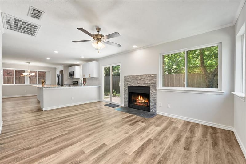 2216 Reverchon Drive, Arlington TX 76017 - Photo 8