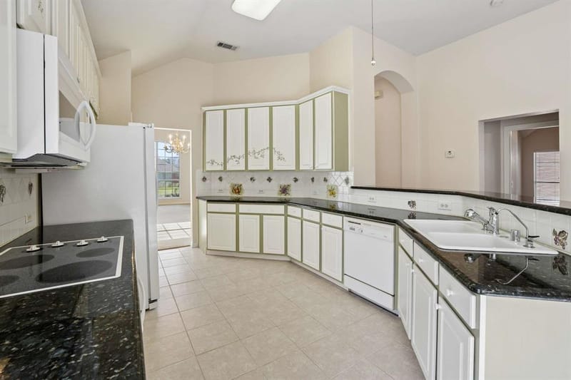 469 Crestview Point Drive, Lewisville TX 75067 - Photo 11