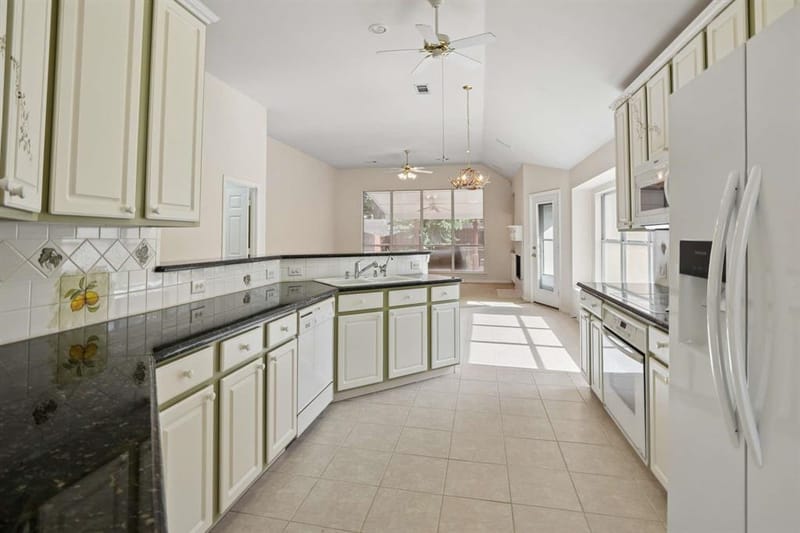469 Crestview Point Drive, Lewisville TX 75067 - Photo 8