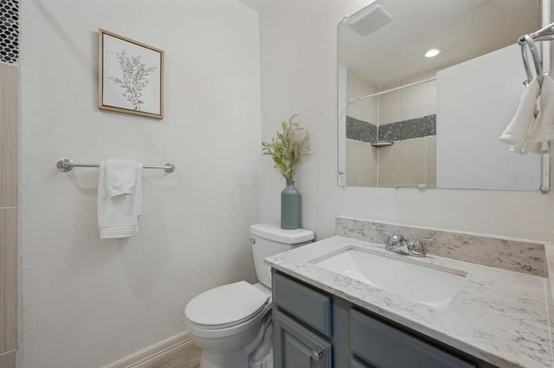 2751 Stonecreek Court, Carrollton TX 75006 - Photo 14