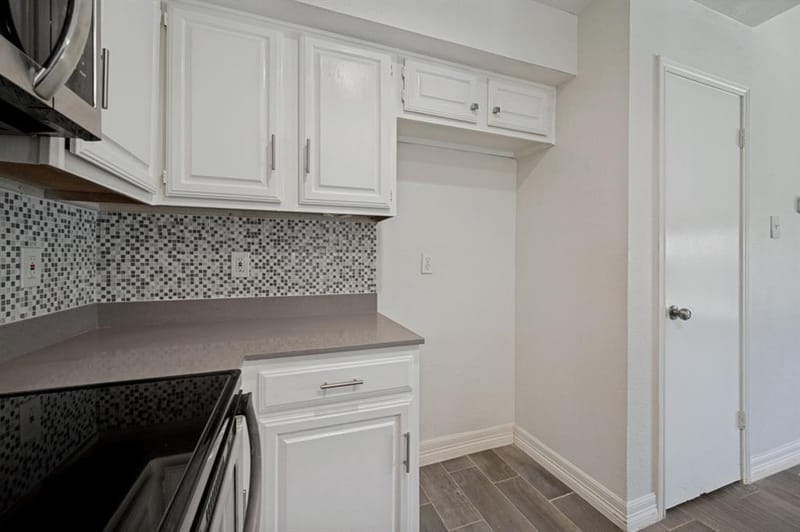 2751 Stonecreek Court, Carrollton TX 75006 - Photo 4