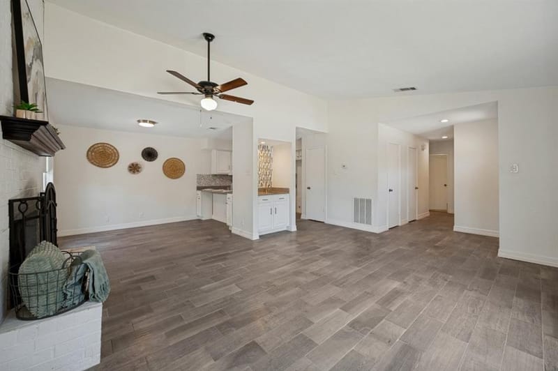 2751 Stonecreek Court, Carrollton TX 75006 - Photo 8