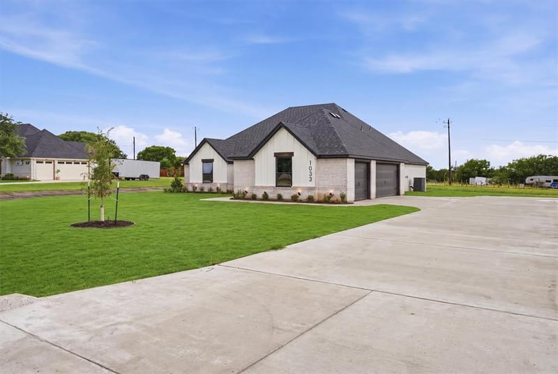 1033 Uplift Drive, Weatherford TX 76087 - Photo 3