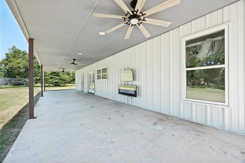 822 Private Road 7370, Point TX 75472 - Photo 17