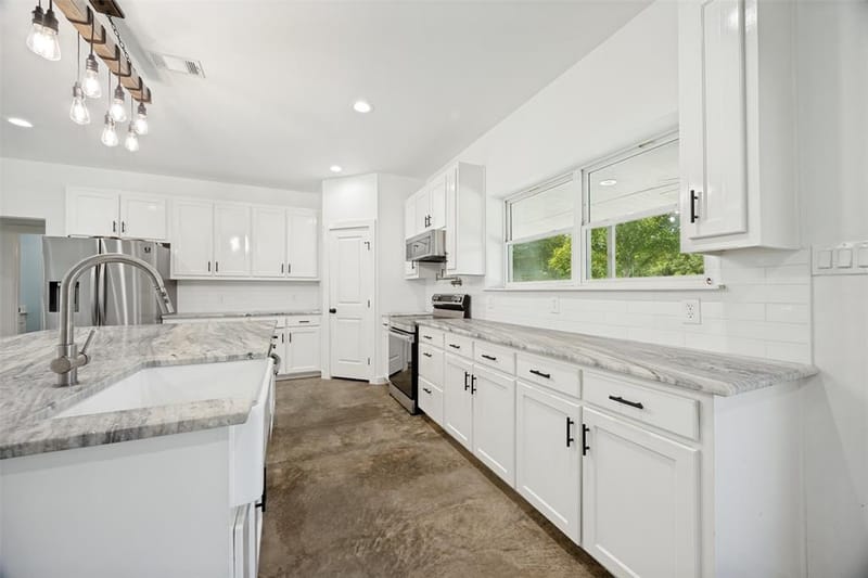 822 Private Road 7370, Point TX 75472 - Photo 16