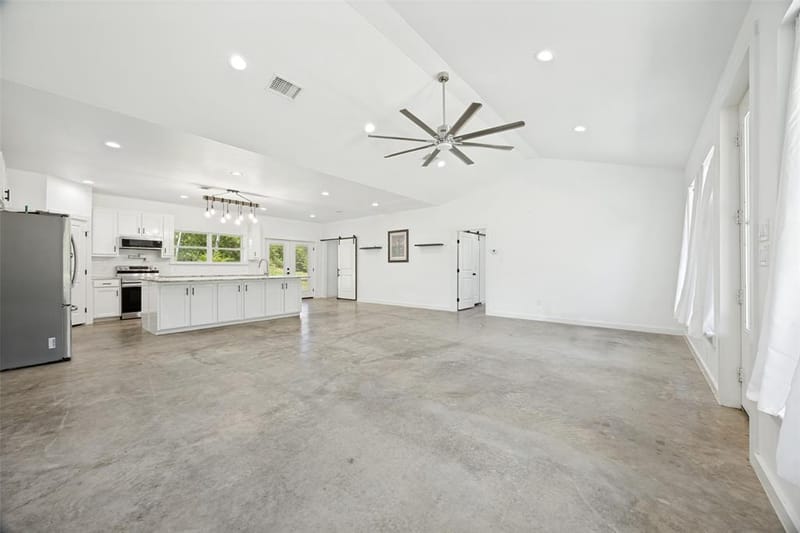 822 Private Road 7370, Point TX 75472 - Photo 12