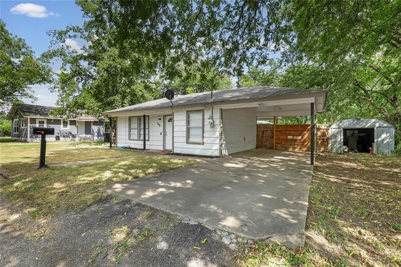 508 Batterson Street, Cleburne TX 76031 - Photo 3