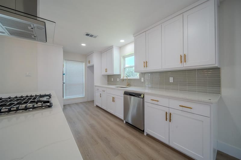 142 Ridgegate Drive, Garland TX 75040 - Photo 12