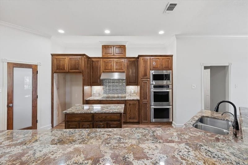 122 Eagle Pass Lane, Weatherford TX 76087 - Photo 13