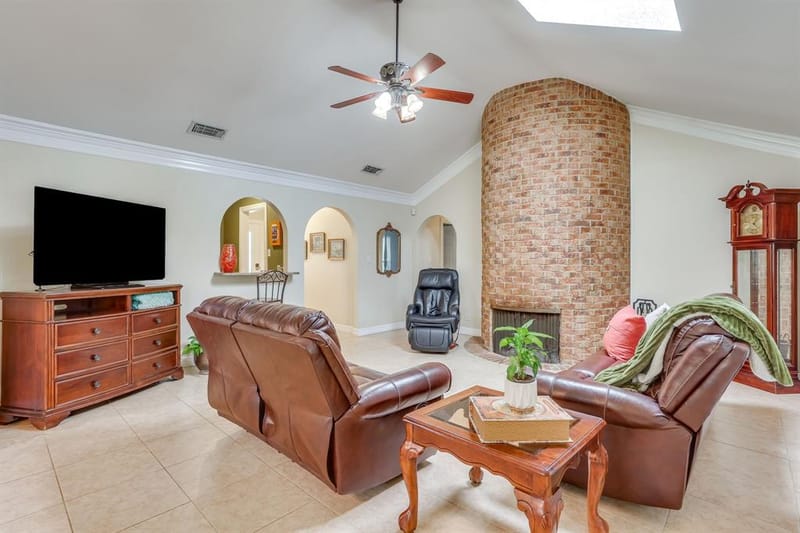 4510 Longacres Court, Arlington TX 76016 - Photo 7