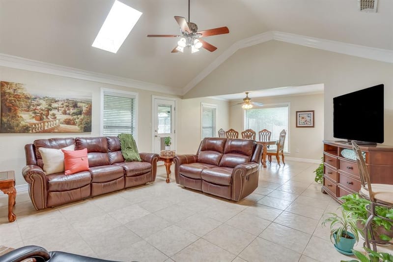 4510 Longacres Court, Arlington TX 76016 - Photo 5
