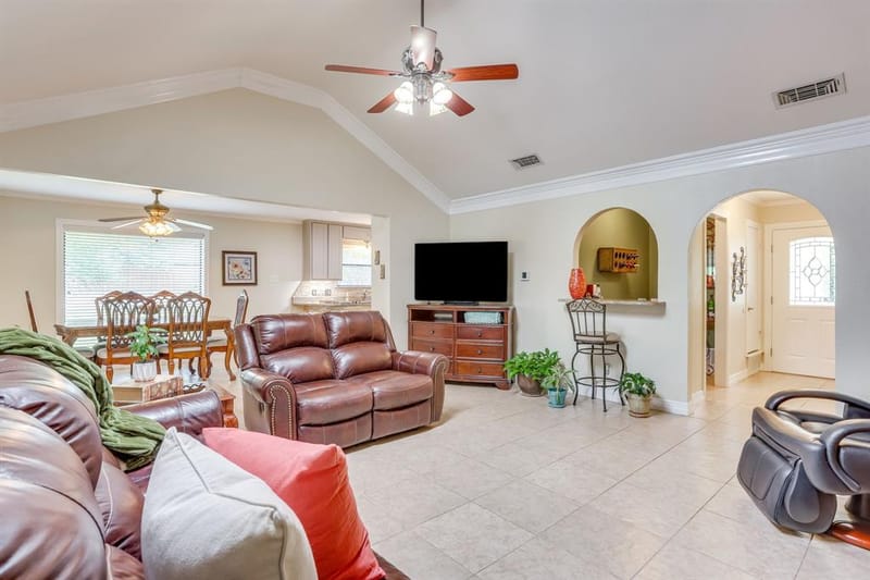 4510 Longacres Court, Arlington TX 76016 - Photo 10