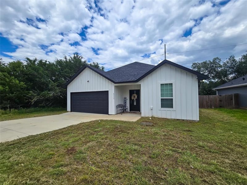 5111 San Marcos Court, Granbury TX 76048 - Photo 2
