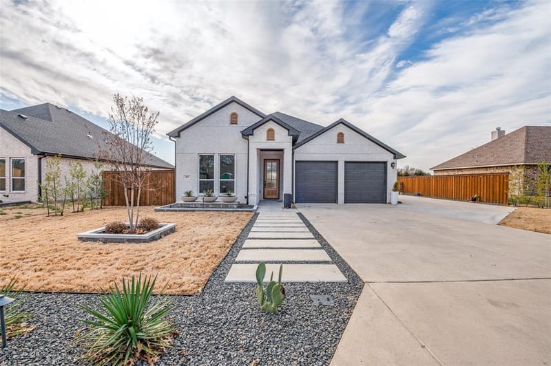 307 Highland Avenue, Red Oak TX 75154 - Photo 2