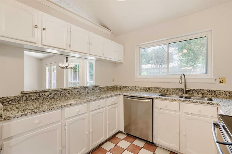 314 Sandlewood Lane, Euless TX 76039 - Photo 10