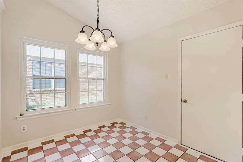 314 Sandlewood Lane, Euless TX 76039 - Photo 14