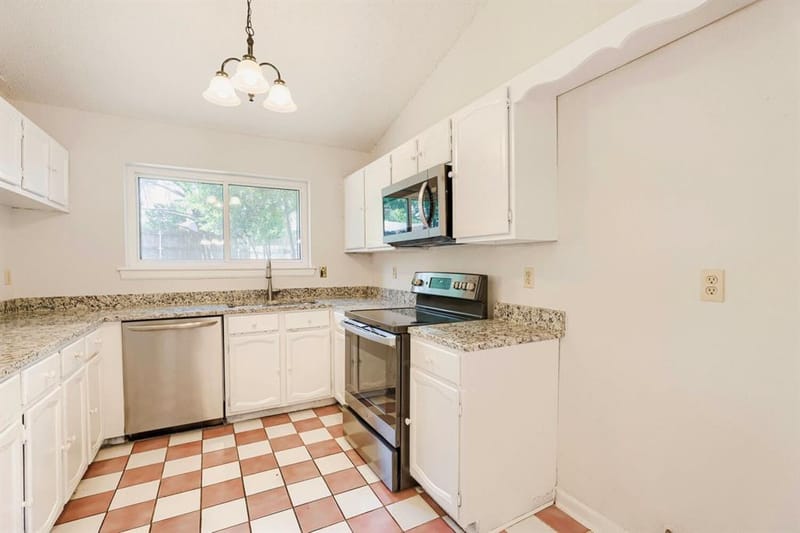 314 Sandlewood Lane, Euless TX 76039 - Photo 8
