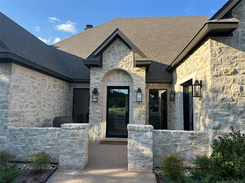 1136 Queen Elizabeth Drive, Waco TX 76657 - Photo 3