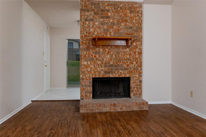 6410 Springfield Drive, Arlington TX 76016 - Photo 6