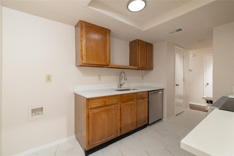 6410 Springfield Drive, Arlington TX 76016 - Photo 16