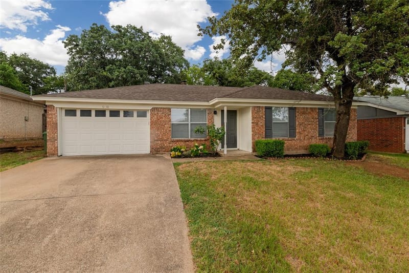 6410 Springfield Drive, Arlington TX 76016 - Photo 3