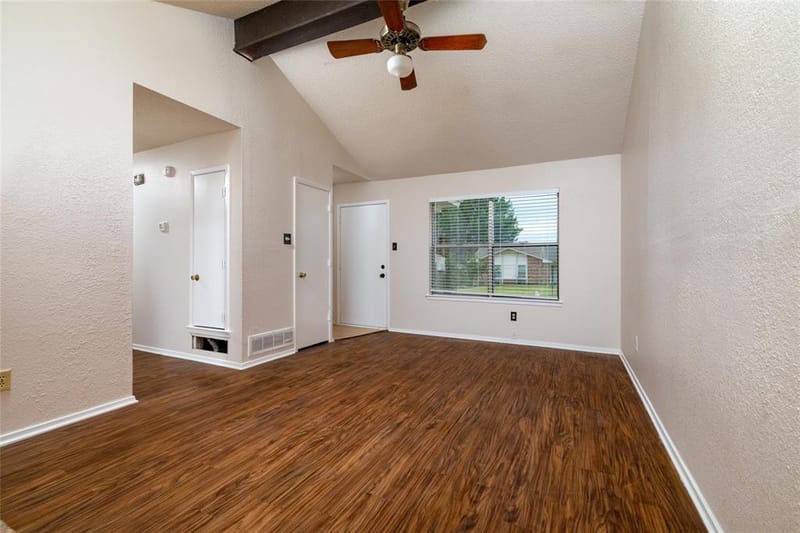 6410 Springfield Drive, Arlington TX 76016 - Photo 9