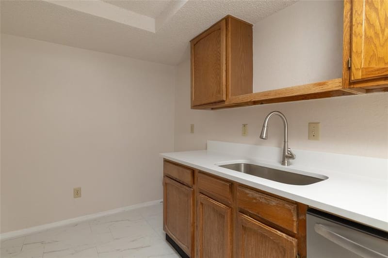 6410 Springfield Drive, Arlington TX 76016 - Photo 21