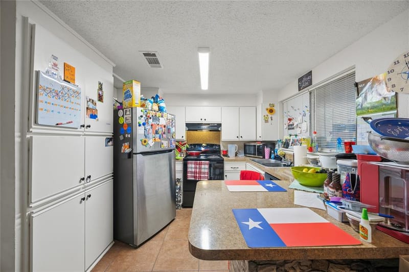 636 Sue Ann Lane, Burleson TX 76028 - Photo 13