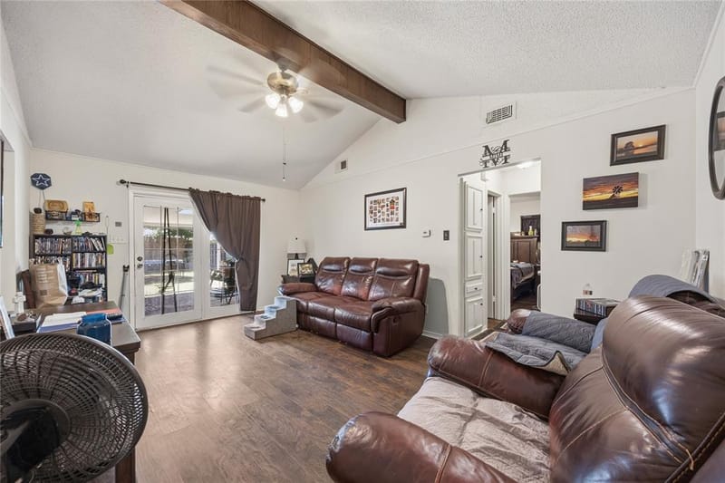 636 Sue Ann Lane, Burleson TX 76028 - Photo 7