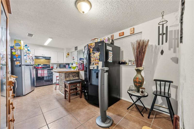 636 Sue Ann Lane, Burleson TX 76028 - Photo 10
