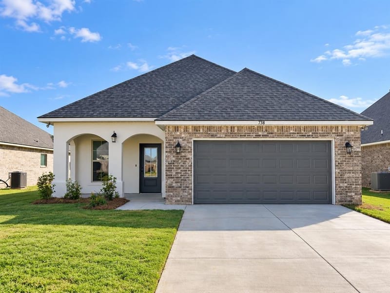 738 Crewe Lane, Bossier City LA 71111