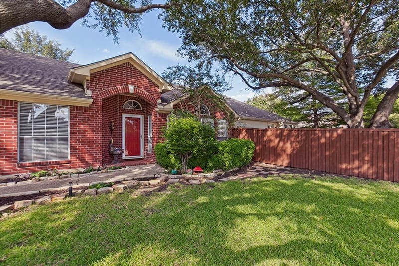 6800 Forest Hills Drive, Plano TX 75023 - Photo 2