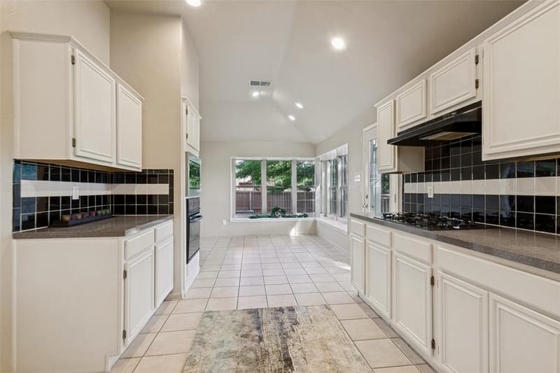 6800 Forest Hills Drive, Plano TX 75023 - Photo 7