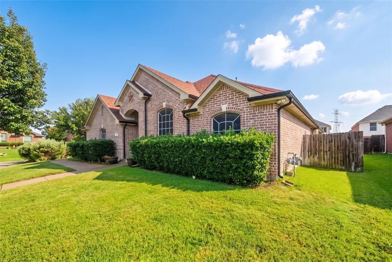 701 Boone Trail, Mansfield TX 76063 - Photo 2