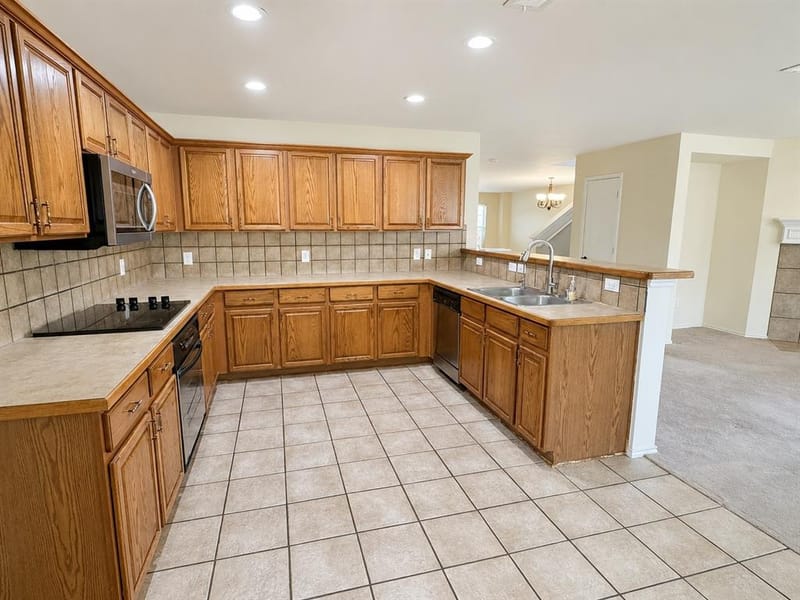 5444 Presidio Drive, Grand Prairie TX 75052 - Photo 9