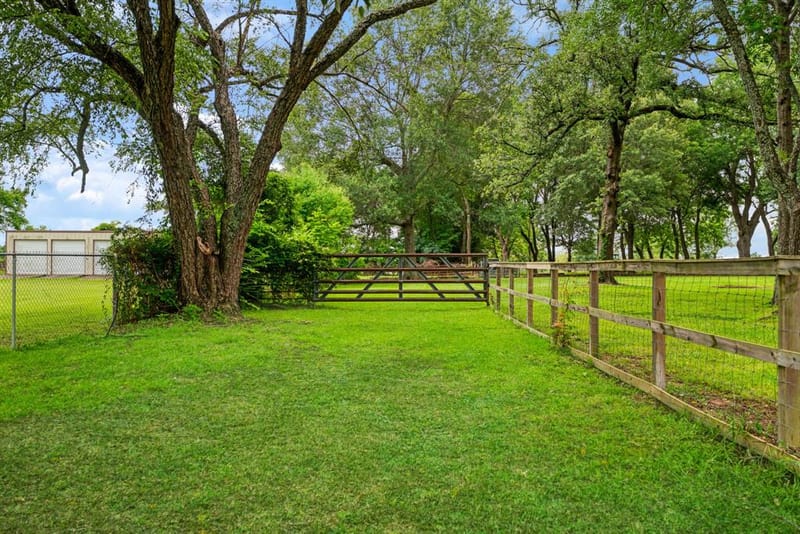 5880 Pine Mill Road, Reno TX 75462 - Photo 21