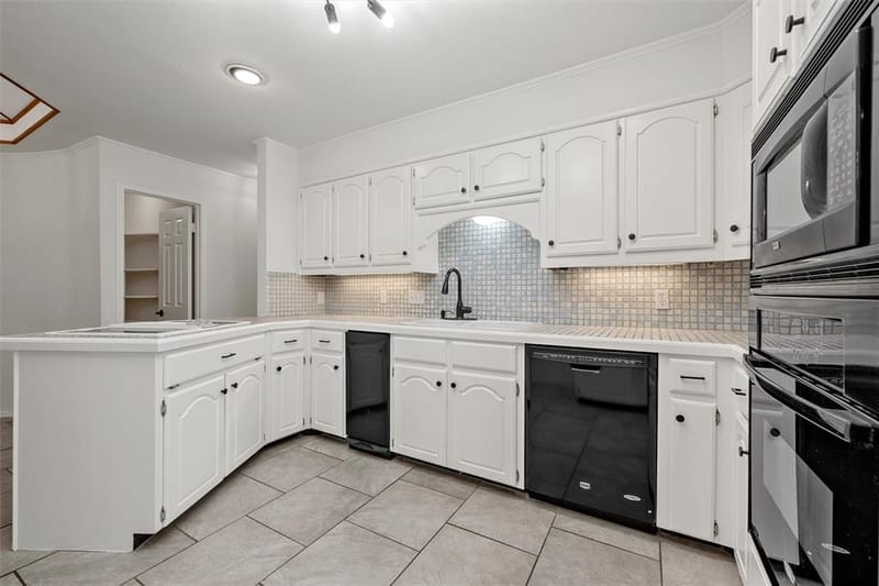108 Spring Creek Street, Lacy Lakeview TX 76705 - Photo 15