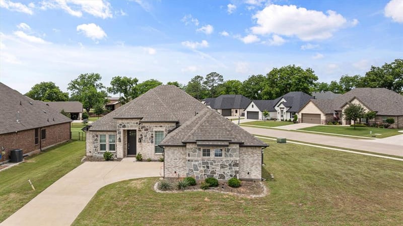 1089 Mickelson Drive, Granbury TX 76048 - Photo 4