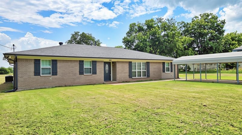 221 S Avenue C, Point TX 75472