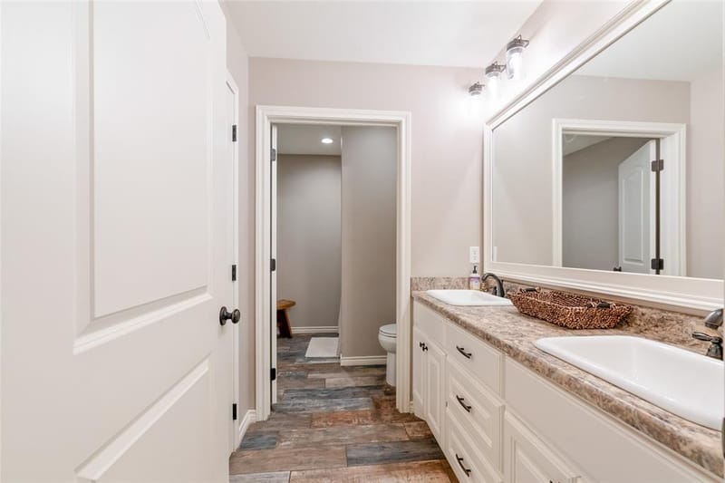 221 S Avenue C, Point TX 75472 - Photo 14