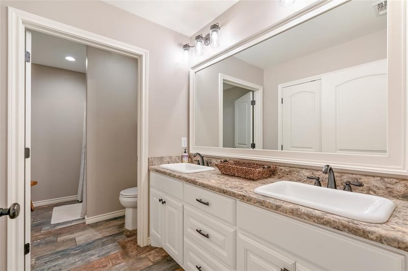 221 S Avenue C, Point TX 75472 - Photo 15