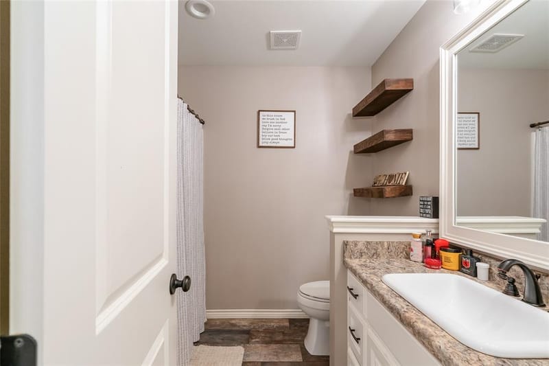 221 S Avenue C, Point TX 75472 - Photo 19