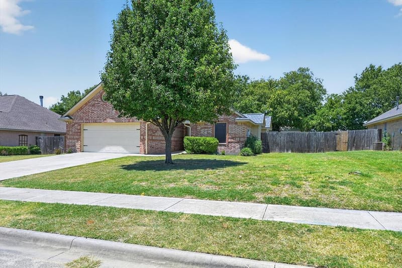 127 N Point Drive, Krum TX 76249 - Photo 5