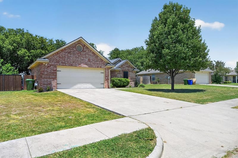 127 N Point Drive, Krum TX 76249 - Photo 4