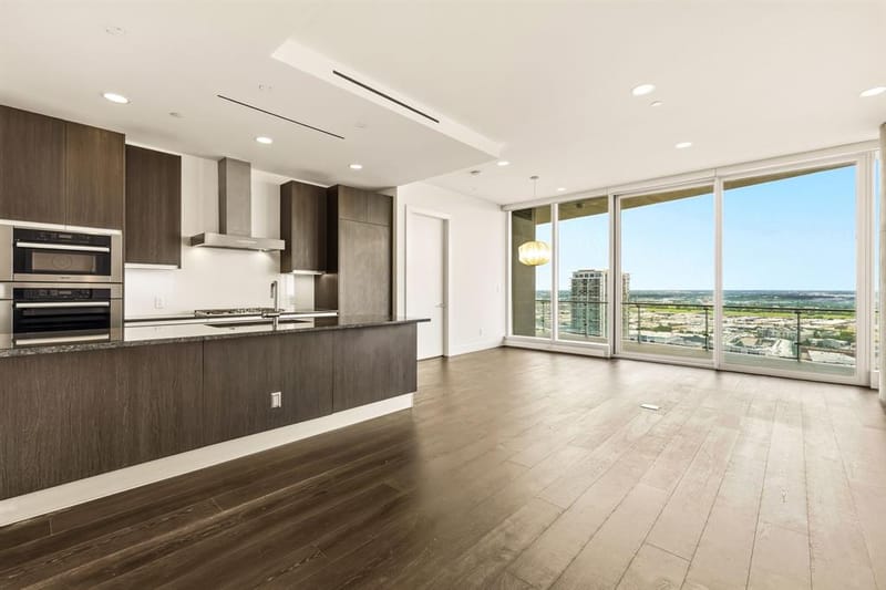 3130 N Harwood Street # 2102, Dallas TX 75201