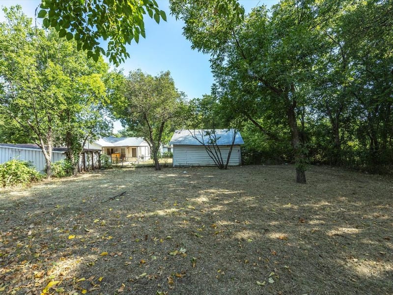 630 W Thompson Street, Jacksboro TX 76458 - Photo 17